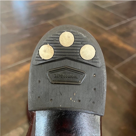 Elegant Brown Leather Loafers with Gold Buckle - Picture 8 of 8